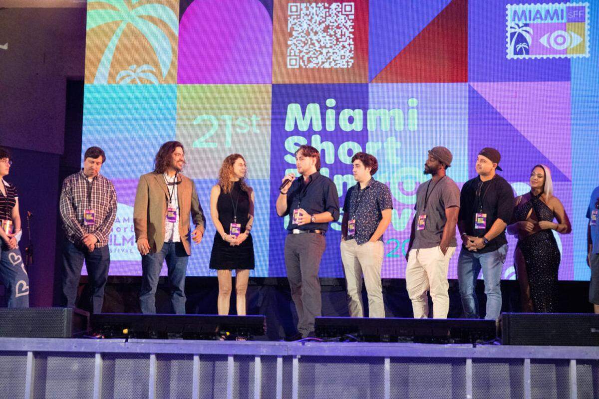 Directores de Miami comparecen ante el público en el Miami Short Film Festival. 