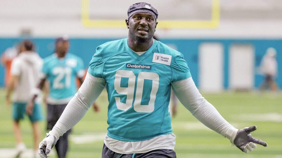 Alcanzó la gloria con los Chiefs y los Dolphins lo rescataron ahora. Llega a Miami con una urgente misión
