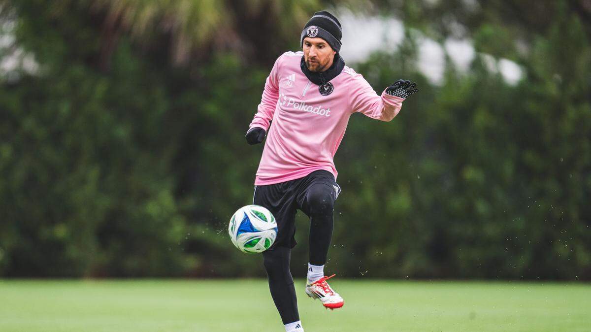 Lionel Messi se entrena con el Inter Miami este jueves 23 de enero de 2025 en las instalaciones del club en Fort Lauderdale, con vistas al partido de pretemporada ante Universitario en Lima.