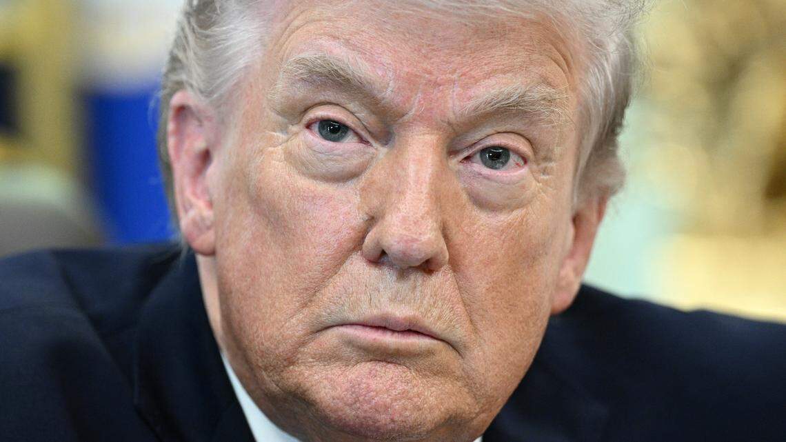 Trump afirma que Irán le ha pedido un alto el fuego y que lo considerará si reabre Ormuz