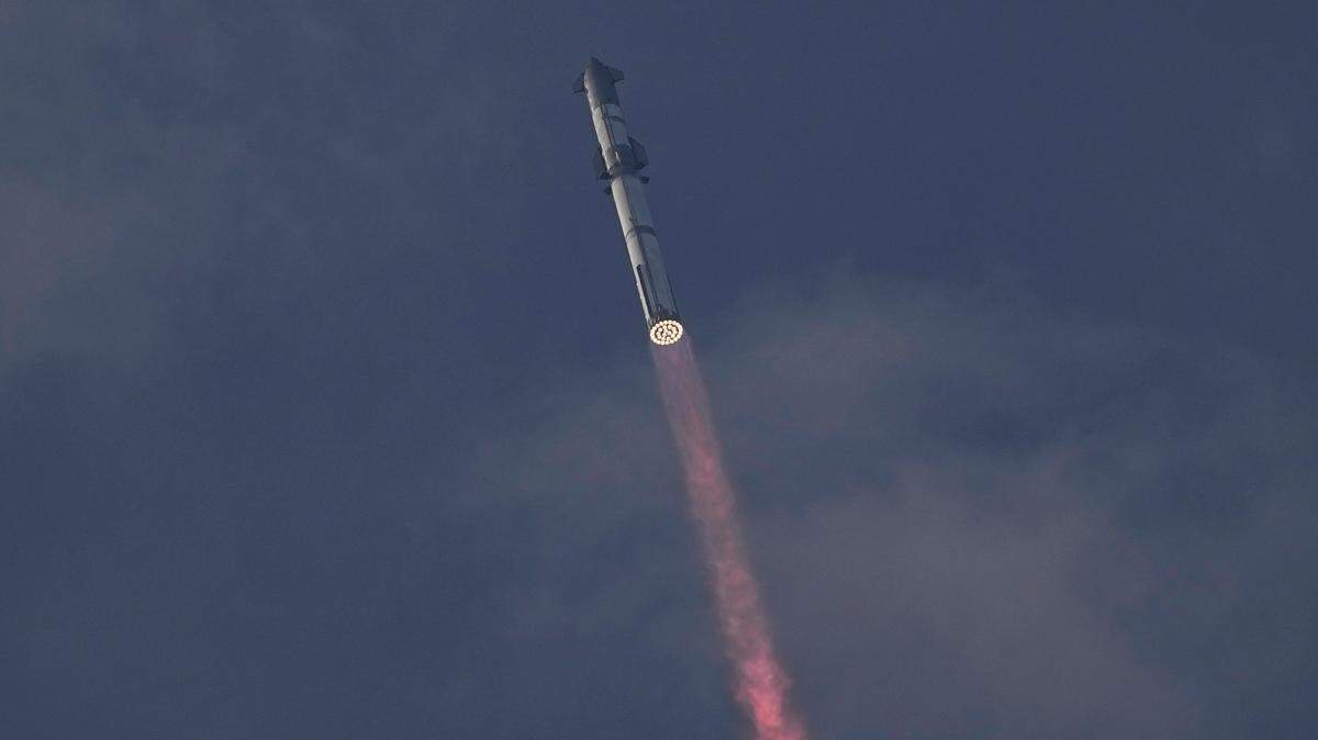 El mega cohete Starship de SpaceX despega para realizar la tercera prueba de vuelo del proyecto, desde Boca Chica, Texas, el jueves 14 de marzo de 2024.