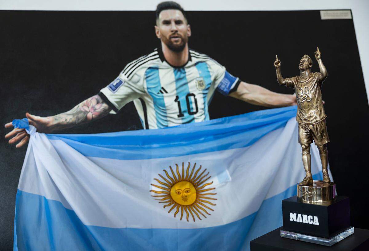 Una vista del Premio Marca América otorgado a Lionel Messi, que lo reconoce como el jugador con más títulos en la historia del fútbol, en un homenaje al astro argentino celebrado el 17 de octubre de 2024 en el Chase Stadium, en Fort Lauderdale, Florida.