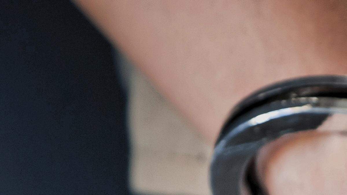 Anibangel Molina, un venezolano que había huido a su país de origen para evitar ser juzgado por fraude, regresó a encarar la justicia y se entregó a las autoridades en el Aeropuerto Internacional de Miami, según su abogado de Coral Gables, Frank Rubino.