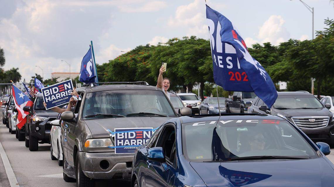 Caravana en Miami a favor de Joe Biden atrae más de mil vehículos y varios políticos