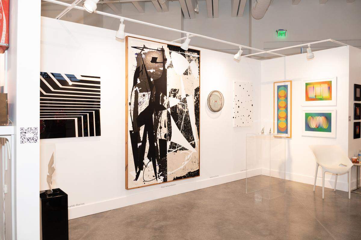 Stand de Art Noveau Gallery, Miami en Doral International Art Fair.