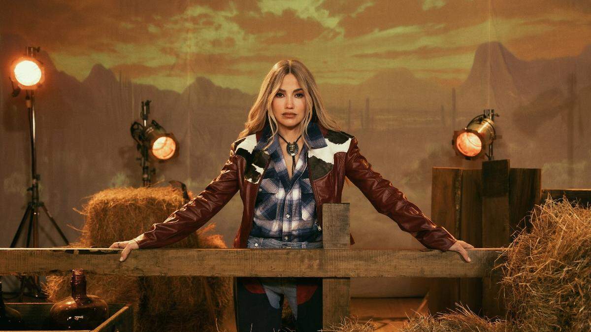 La cantante colombiana celebra este año sus dos décadas de carrera frente a los micrófonos preparando un álbum.