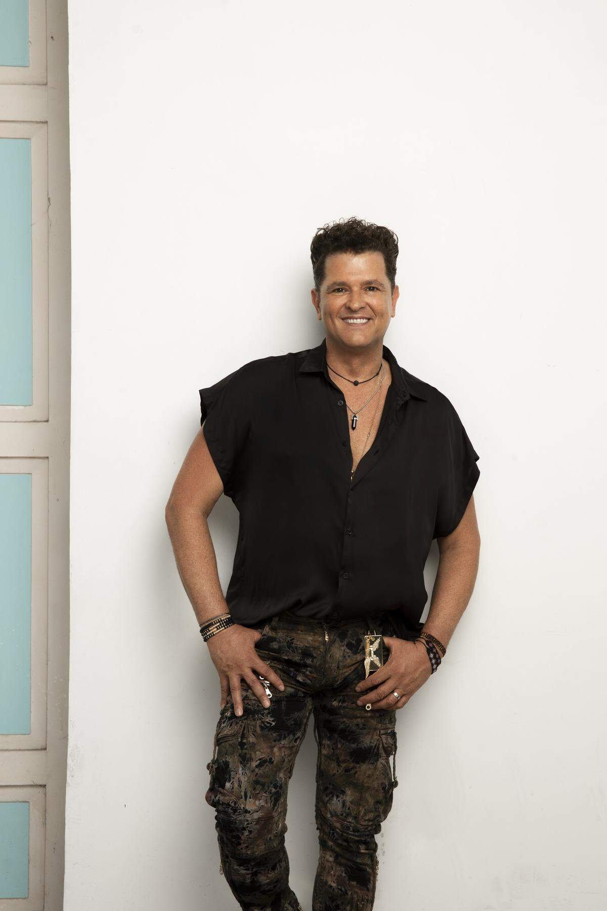 Además de preparar una gira de conciertos por Europa y Norteamérica, el cantante colombiano dedica tiempo y entusiasmo a la promoción de su disco más reciente, “Cumbiana II”.