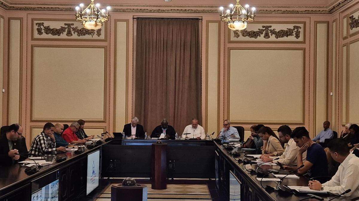El gobierno cubano aprobó tres nuevos decretos leyes, uno de ellos sobre el uso de la energía nuclear.