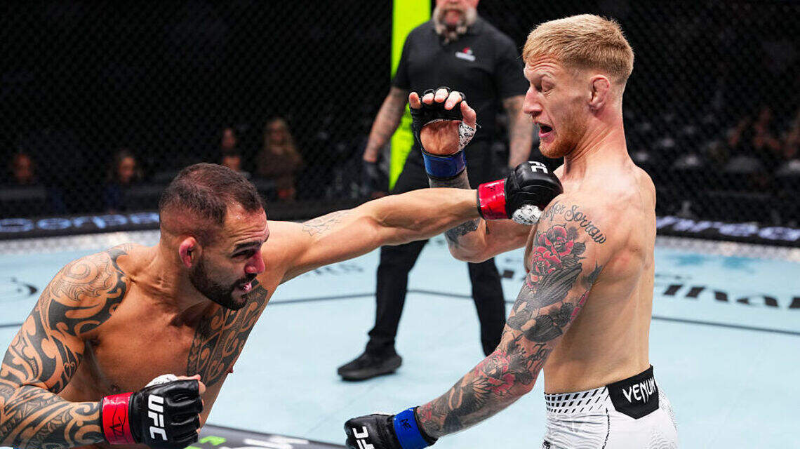 El futuro de gladiador argentino en la UFC queda en el aire tras sufrir un duro nocaut en Abu Dhabi