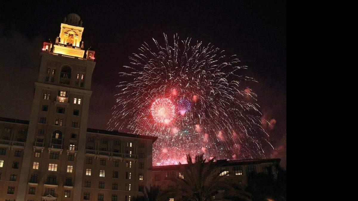 Fuegos artificiales en el Hotel Biltmore de Coral Gables. Pedro Portal/El Nuevo Herald