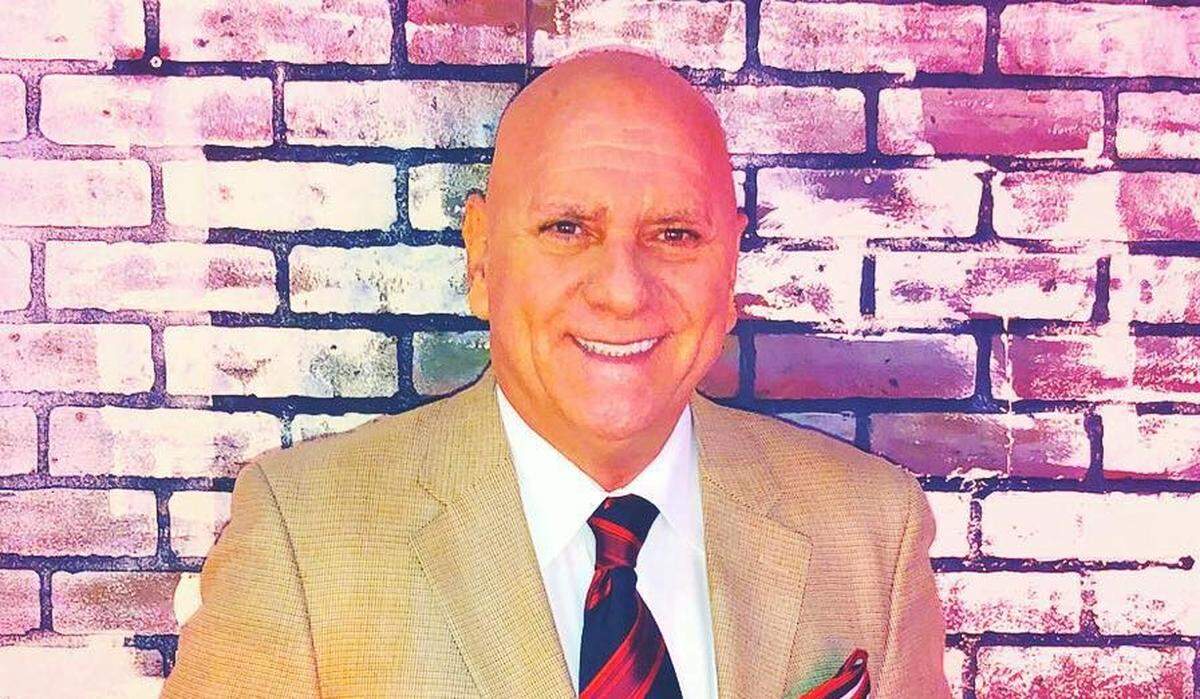 El presentador Carlos Otero confirmó que uno de sus hijos tiene el coronavirus.