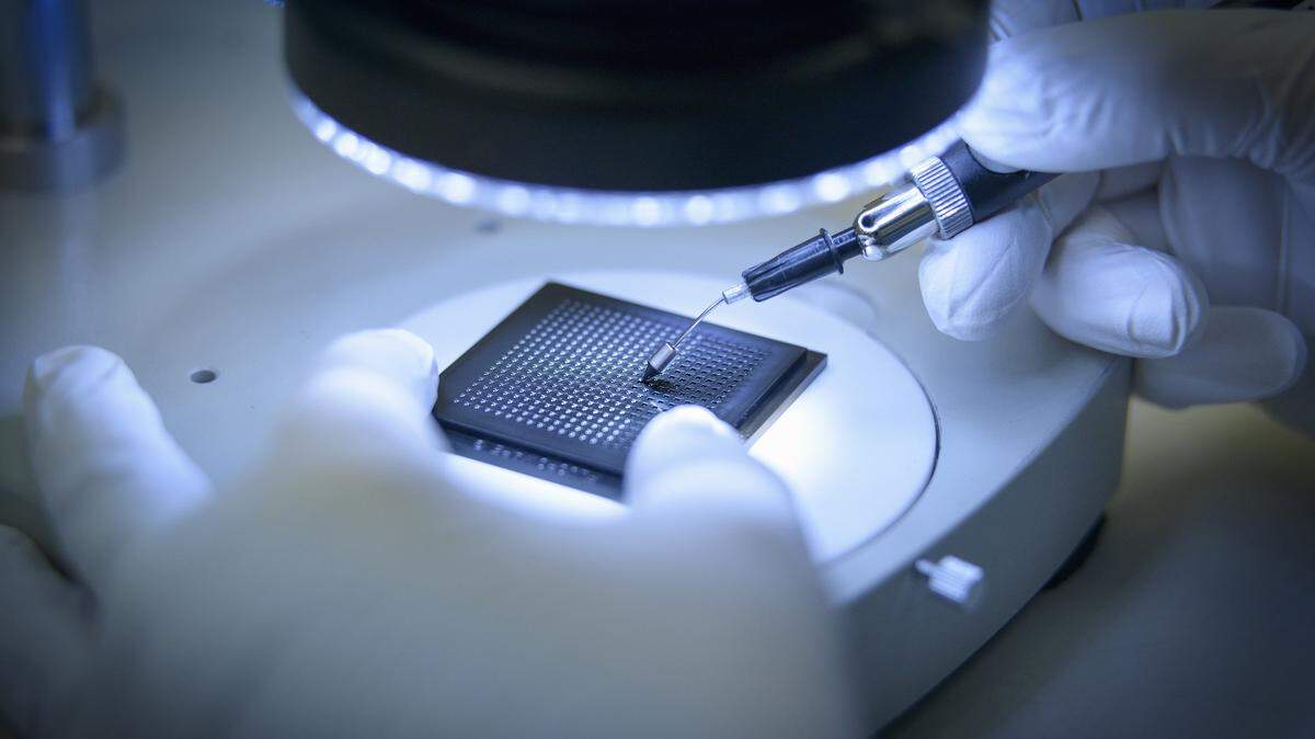 Estados Unidos anuncia nuevas reglas de exportación de la chips informáticos avanzados utilizados para la Inteligencia Artificial (IA), una medida criticada por China.