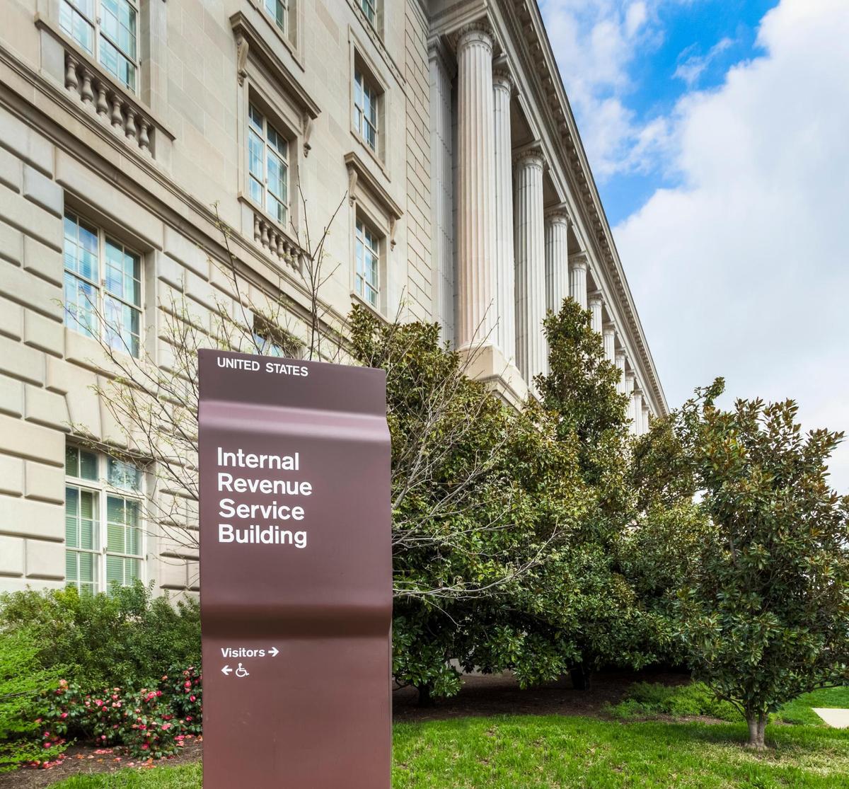 El IRS no había mandado el reembolso de los impuestos a varios millones de personas a finales de abril, por lo que debido a la tardanza algunos contribuyentes recibirán más dinero por los intereses.