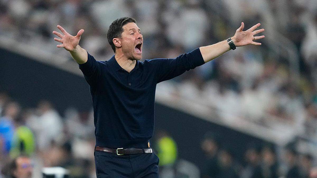 El cotizado Xabi Alonso, sin equipo desde que fuera despedido por el Real Madrid en enero, es la apuesta del Chelsea, el prestigioso club londinense que deberá afrontar una reconstrucción, deportiva e institucional, tras una temporada fallida.