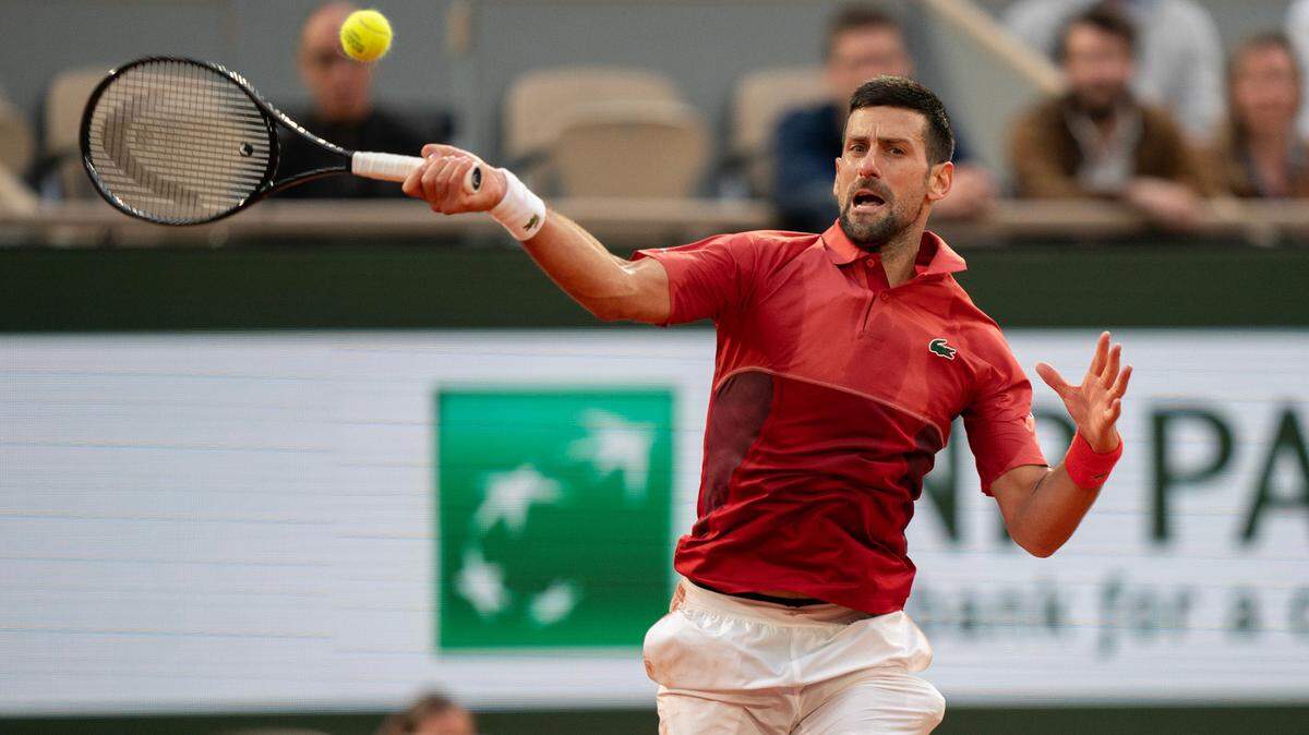 Novak Djokovic se lesionó en su partido de octavos de final ante el argentino Francisco Cerúndolo y no podrá defender la corona del Roland Garros.