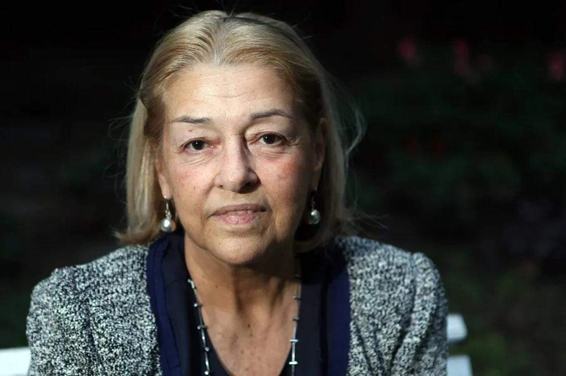 En 2006 Beatriz de Moura recibió la Cruz de Sant Jordi que entrega la Generalitat (Gobierno regional) de Cataluña, y en 2010 el Ministerio español de Cultura le otorgó la Medalla de Oro al Mérito en las Bellas Artes.