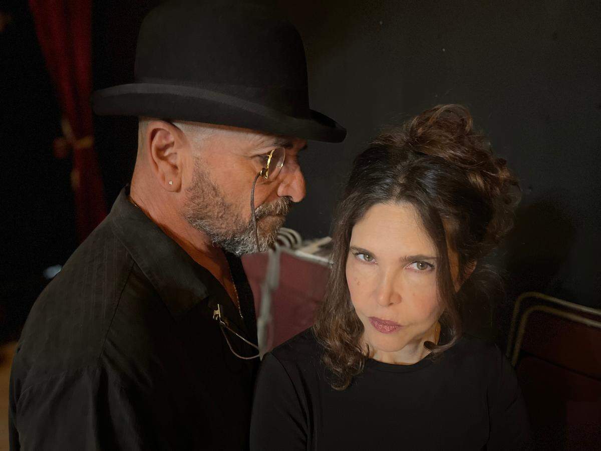 Gilberto Reyes y Alexa Kuve