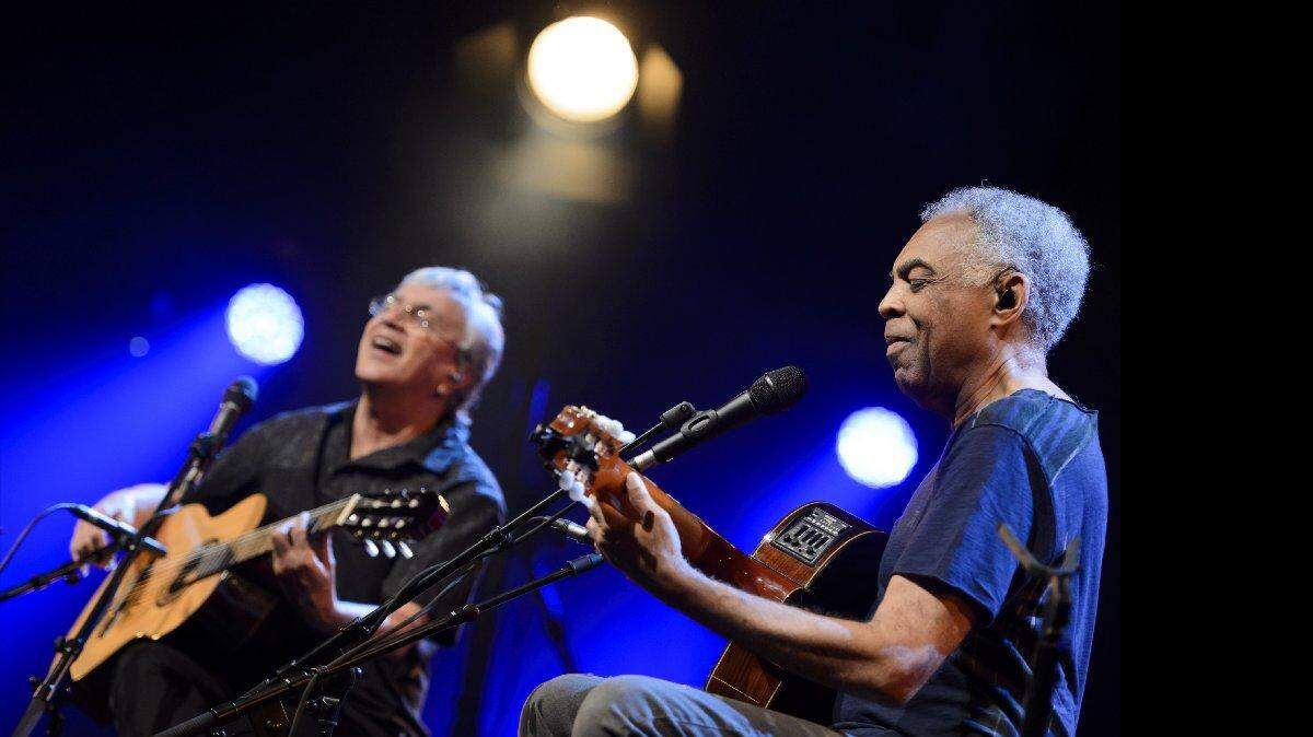 Los cantantes brasileños Caetano Veloso (i) y Gilberto Gil (d).