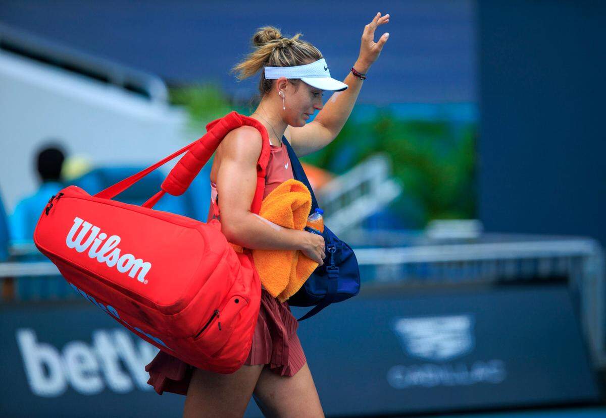 La española Paula Badosa, número 6 del ranking mundial, se retiró por lesión del Miami Open en su partido de cuartos de final ante la estadounidense Jessica Pegula.