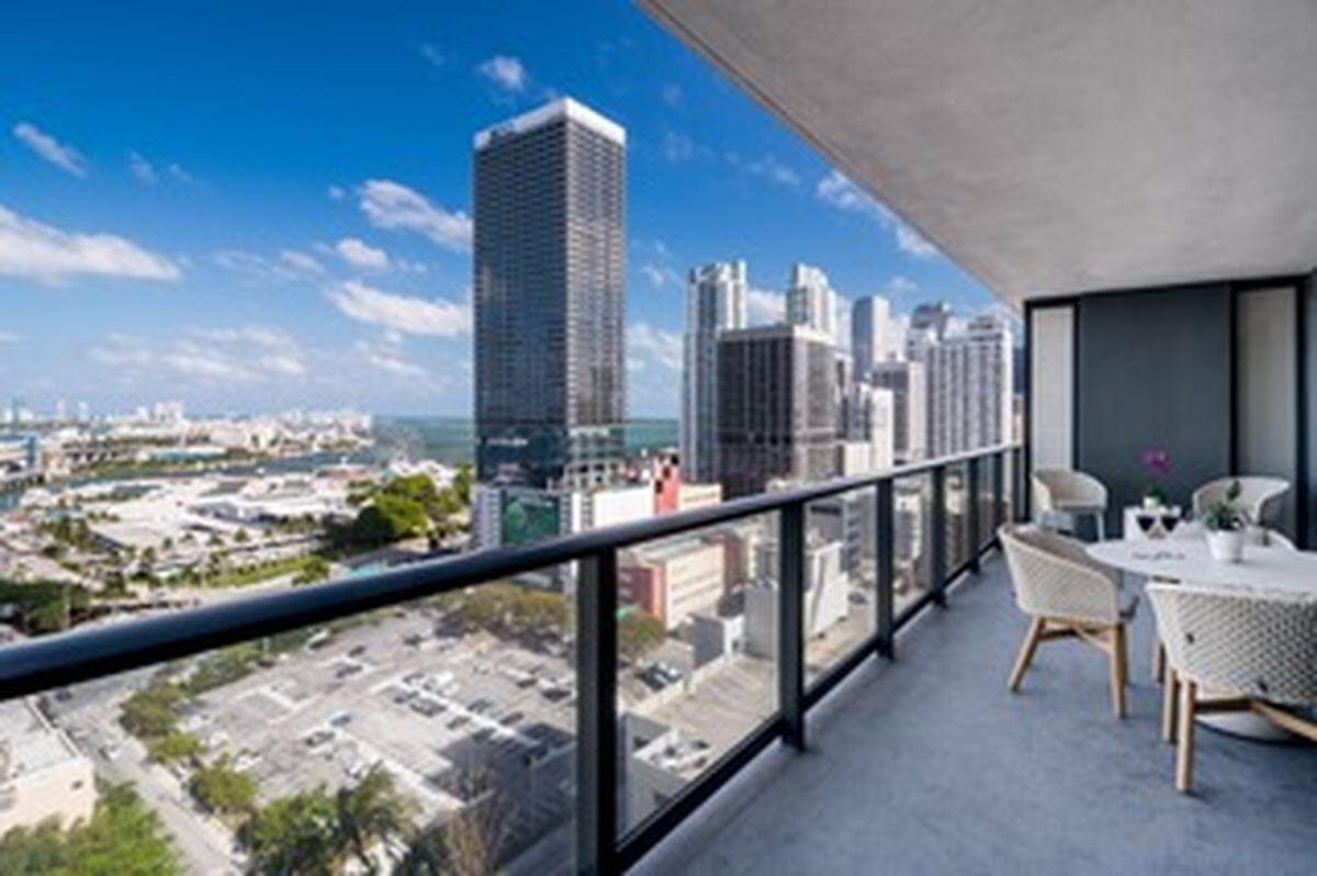 Nada mejor que estar en una privilegiada primera fila para ver los fuegos artificiales del 4 de julio en el recién inaugurado&nbsp;Gale Miami Hotel & Residences.