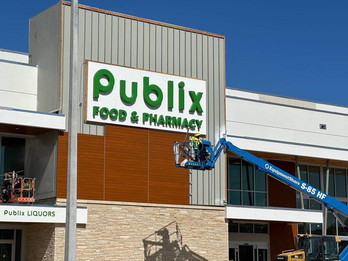 Un nuevo supermercado Publix de dos pisos se levanta en un viejo mall de Kendall, frente a The Falls.