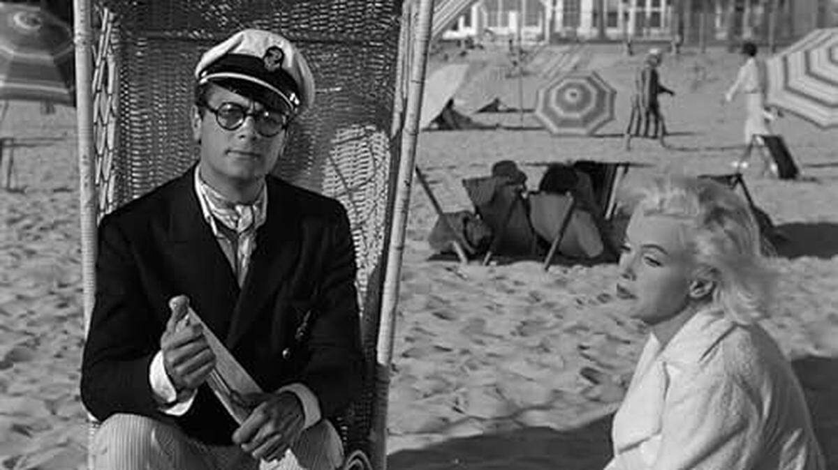 En Coral Gables Art Cinema ‘Some Like It Hot’ (1959) con Marilyn Monroe, Tony Curtis y Jack Lemmon. Una comedia retrata la vida de dos músicos de jazz con mala suerte.