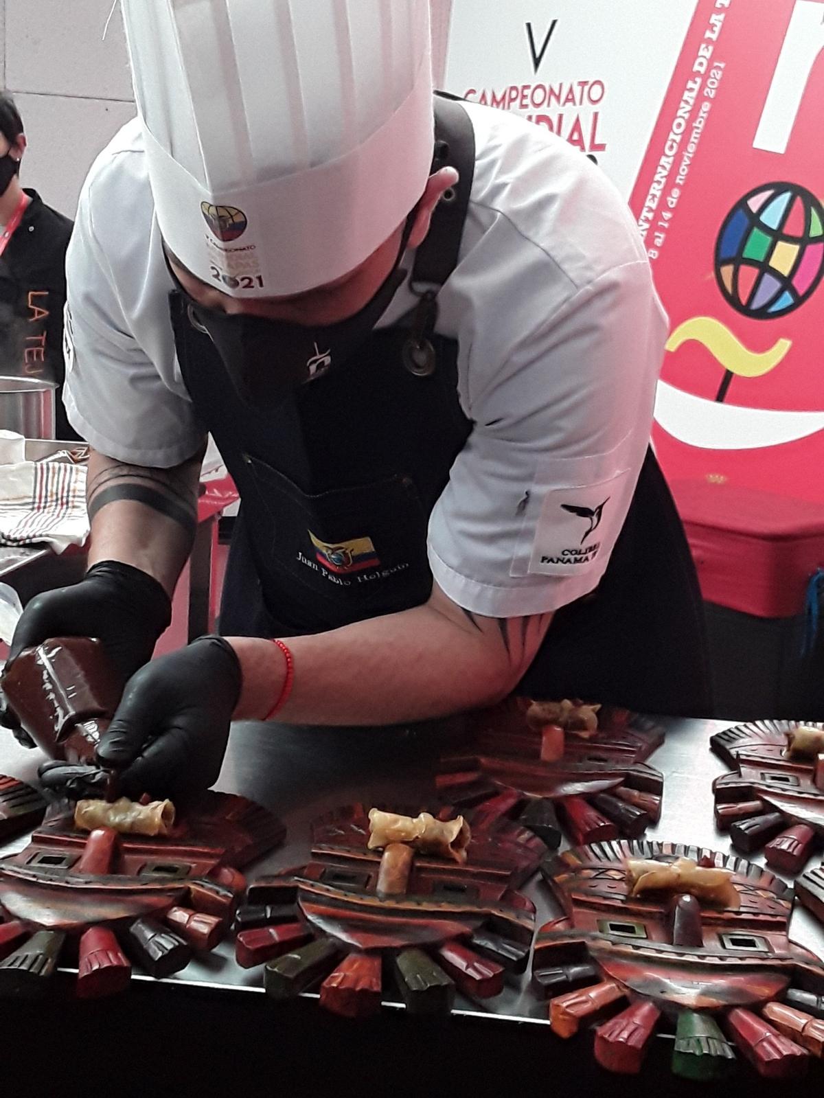 Tapa Aya Huma/Cabeza de diablo del cocinero ecuatoriano Juan Pablo Holguín, del restaurante Tapatú. Decano de la Facultad de Ciencias Gastronómicas y Turismo de la Universidad UTE en Quito, Ecuador.