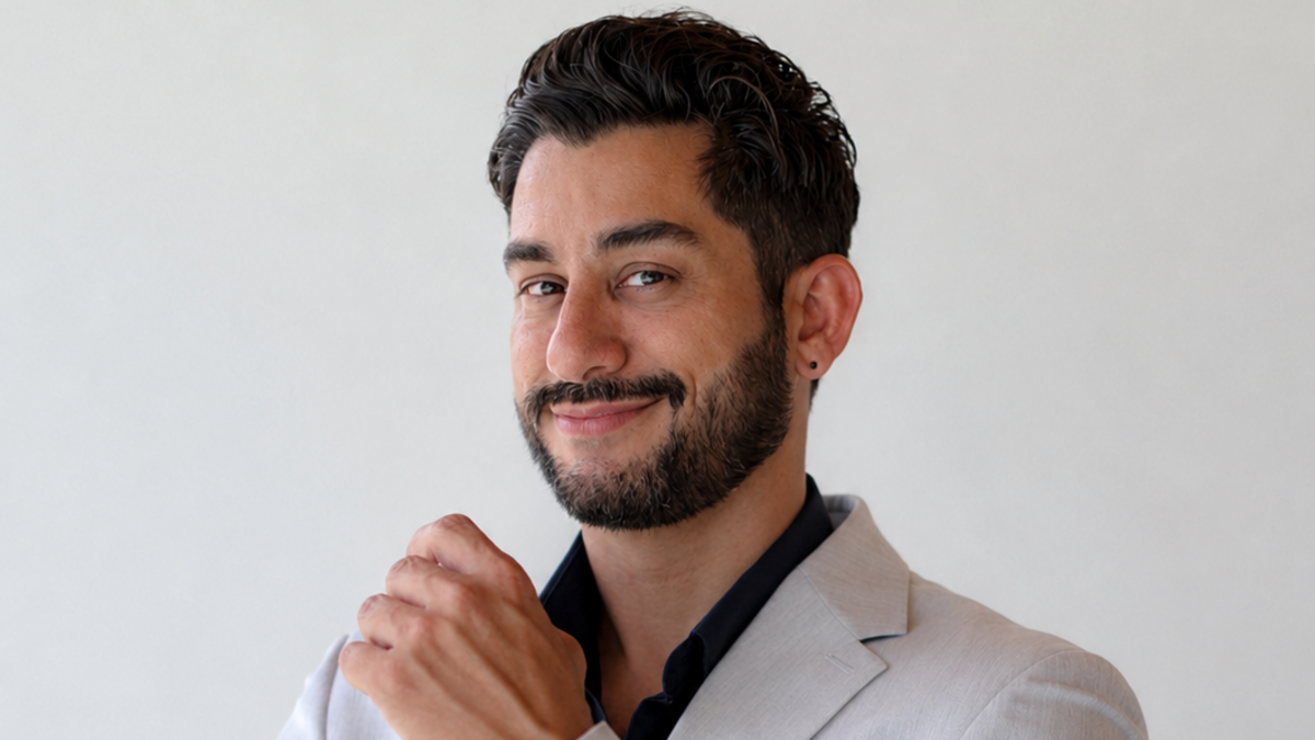 Rubens Riol presenta el libro “La emboscada del erizo. Malabares y certezas de un crítico de cine” el viernes 26 de junio, a las 7:00 p. m., en la galería Latin Art Core.