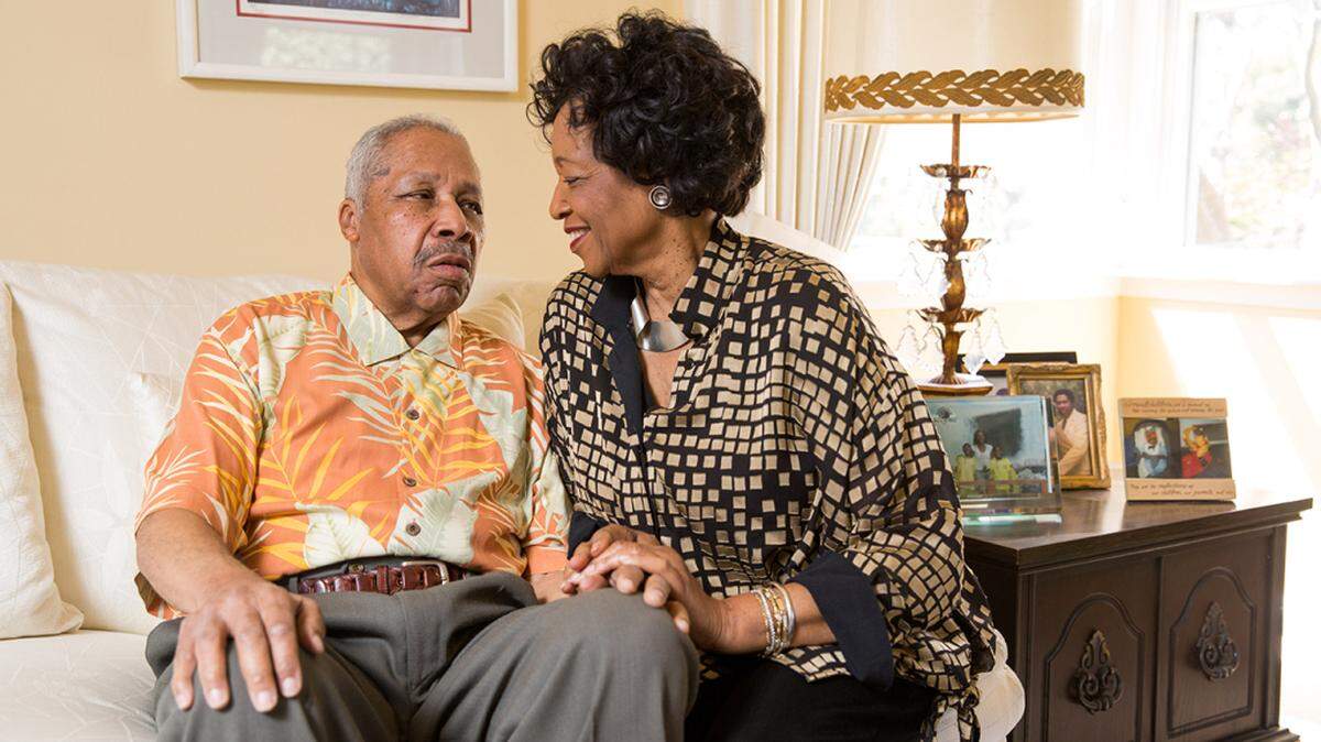 Gloria Brown es la principal cuidadora de su esposo, Arthur, quien fue diagnosticado con Alzheimer hace cuatro años.