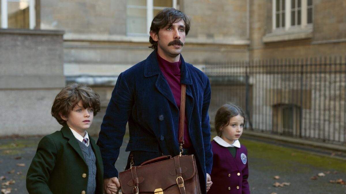 En Netflix la serie mexicana ‘Nadie nos vio partir’ (2025), thriller que narra la frenética búsqueda de una madre por recuperar a sus hijos, secuestrados por su esposo como venganza.