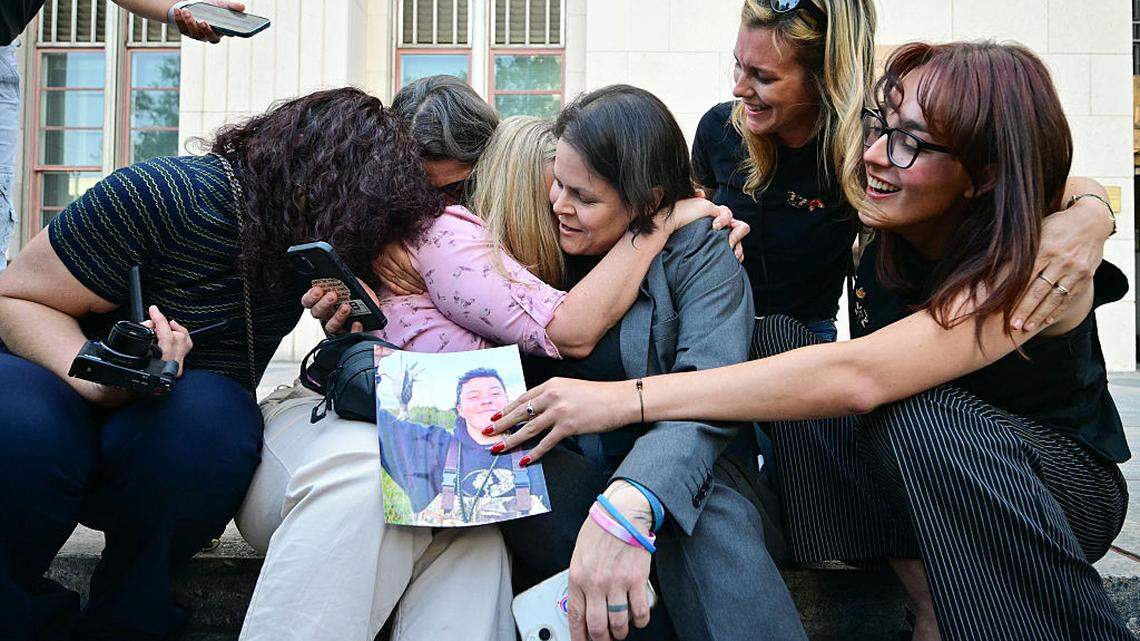 Meta y YouTube, declaradas responsables en juicio por adicción a redes sociales en EEUU