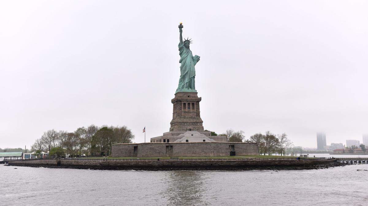 Casi cuatro millones de personas visitaron el año pasado la Estatua de la Libertad, uno de los monumentos más icónicos de Nueva York y de Estados Unidos.
