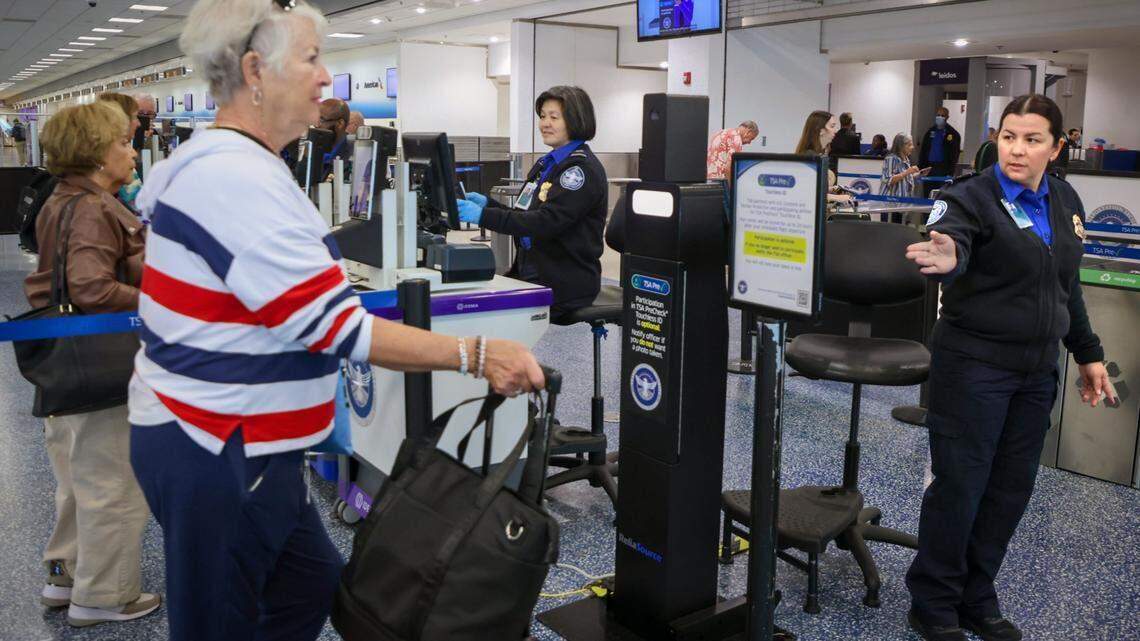 El Aeropuerto Internacional de Miami presenta una forma más rápida de pasar los controles de seguridad