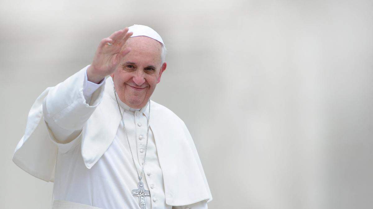 Foto de archivo: el papa Francisco encabeza la audiencia general semanal en la plaza de San Pedro, en el Vaticano, el 5 de junio de 2013. — El papa Francisco murió el lunes de Pascua, 21 de abril de 2025, a los 88 años, en su residencia de la Casa Santa Marta, en el Vaticano.