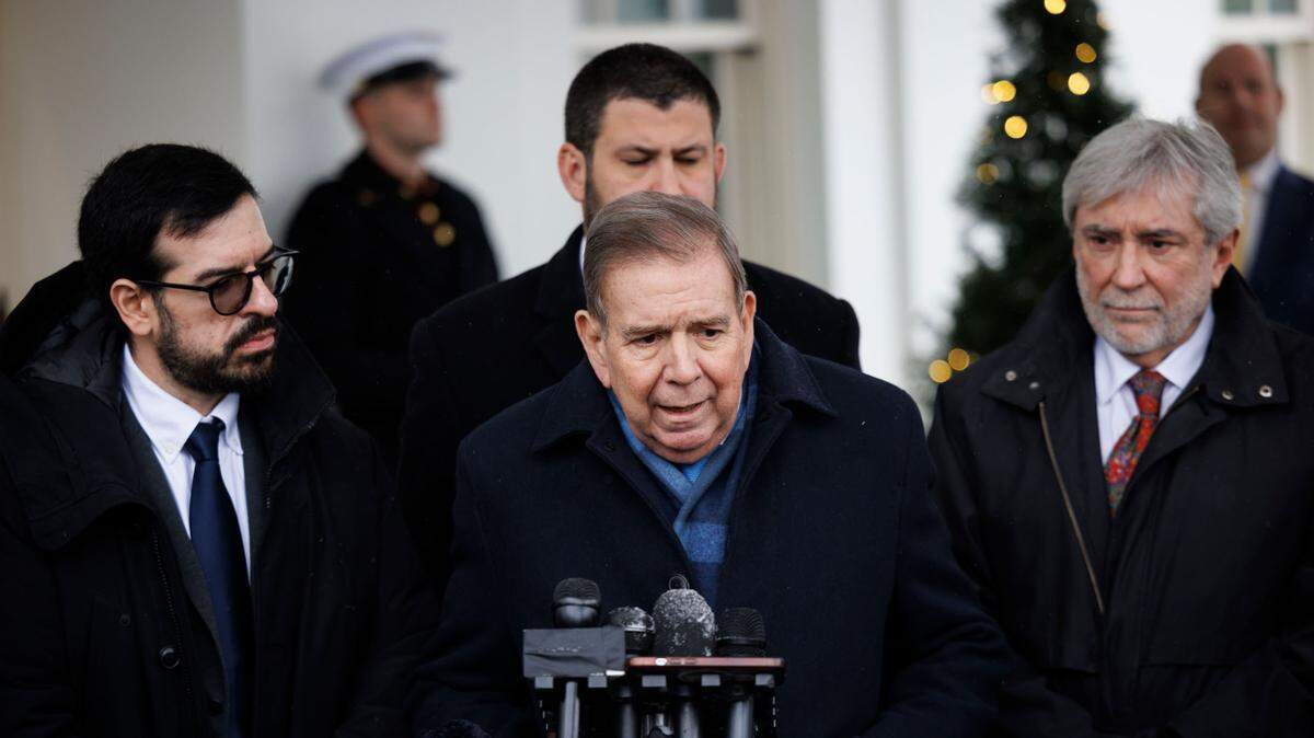 El líder opositor venezolano Edmundo González Urrutia ofrece una conferencia de prensa en la Casa Blanca, Washington, D.C., tras su reunión con el presidente de Estados Unidos, Joe Biden, el lunes 6 de enero de 2025.