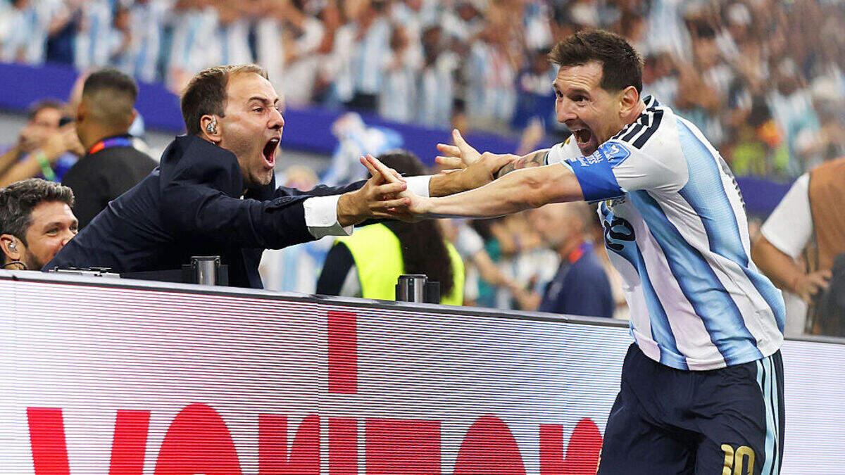 Lionel Messi celebra tras marcar el segundo gol de Argentina ante Austria, en el partido del Grupo J de la Copa Mundial efectuado el 22 de junio de 2026 en Arlington, Texas.