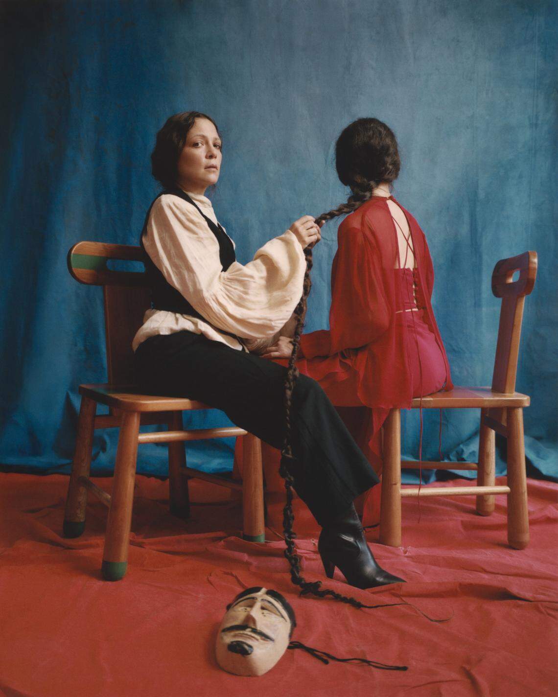 Lafourcade afirma ser una persona muy interesada en lo místico, como se evidencia en temas como “La bruja”, de “Cancionera”.