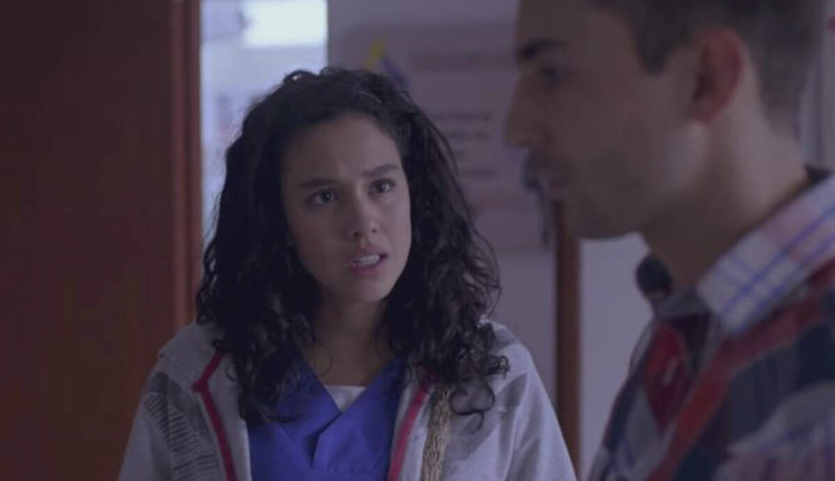 En Netflix la serie colombiana ‘La Niña’ (2016) dirigida por Rodrigo Triana con las actuaciones de Ana María Estupiñán y Sebastián Eslava.