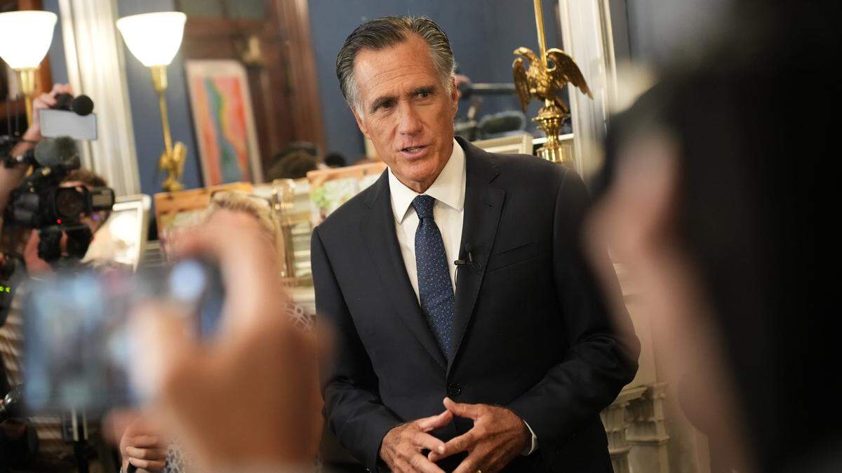 El senador Mitt Romney, republicano de Utah, anuncia que no se postulará a la reelección, el miércoles 13 de septiembre de 2023.