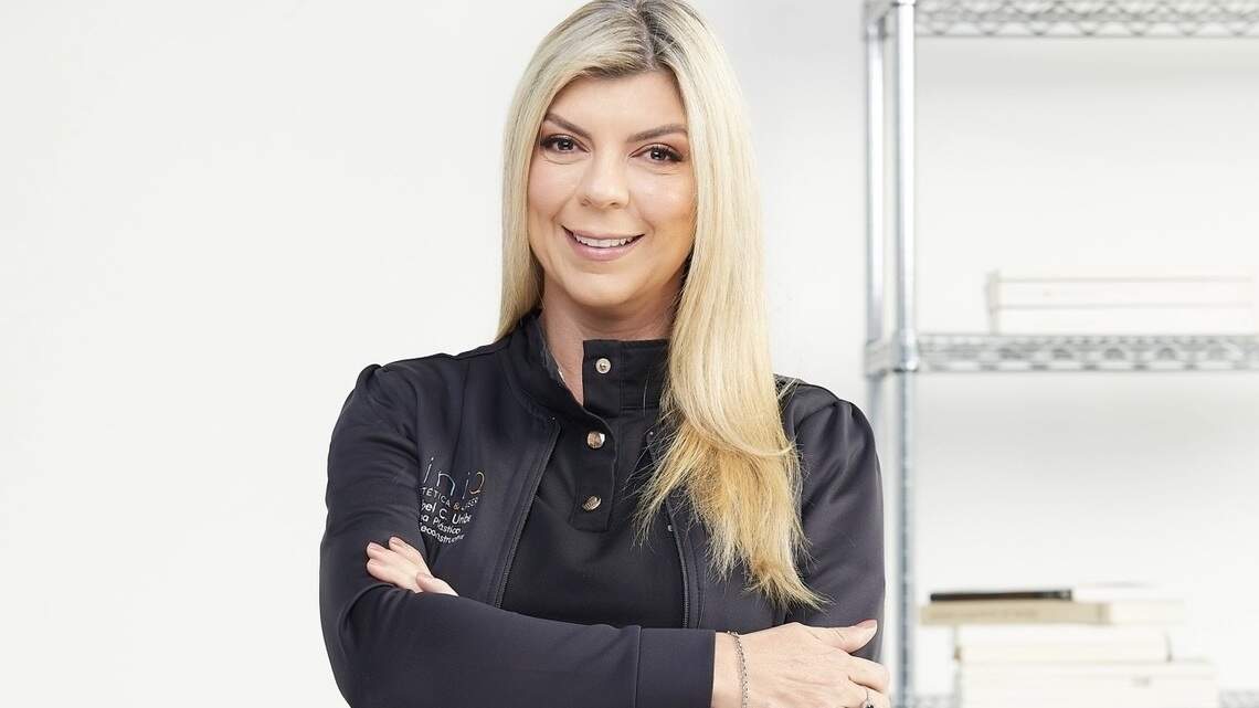 La doctora Isabel Uribe prevalece en el mundo de la estética