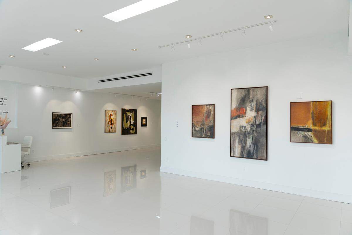 Exposición en Sala “Mid-Century Cuban Abstract Art from the Paul and Maggie Cauchi Collection/ Los Once and Diez Pintores Concretos”.