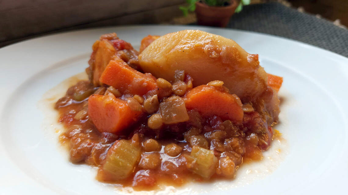 Aprende a cocinar este sabroso guiso de lentejas lleno de nutrientes y muy económico