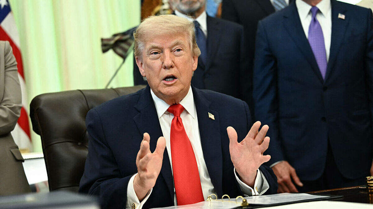 El presidente de Estados Unidos, Donald Trump, aseguró este jueves que la guerra con Irán “terminó hoy” y expresó optimismo sobre las negociaciones en marcha con Teherán, aunque medios estatales iraníes señalaron que aún no se ha alcanzado ningún acuerdo definitivo.