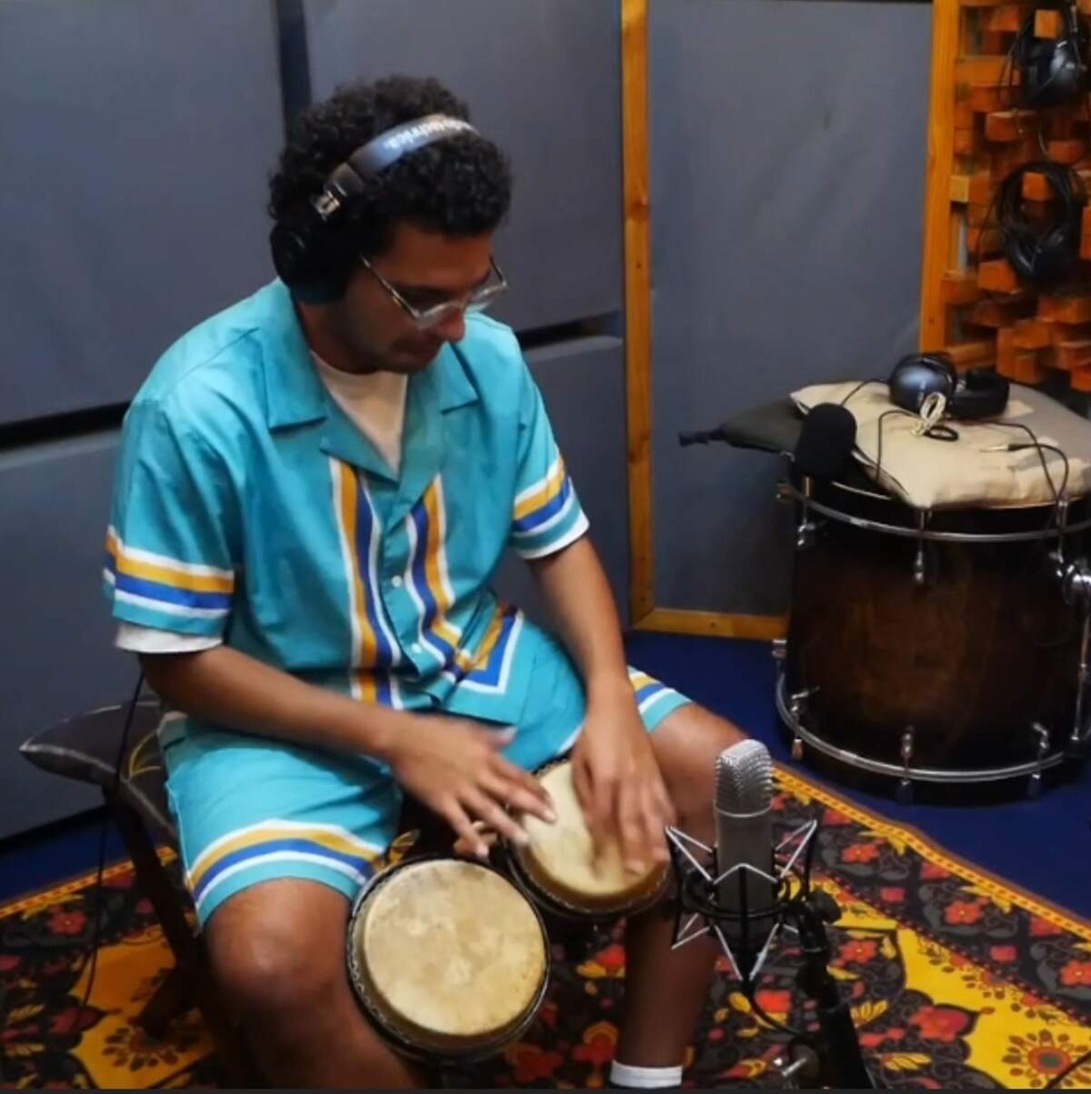 Ricardo Estrada se graduó de la Escuela Nacional de Arte de La Habana en guitarra y percusión. Si consigue continuar sus estudios en Barklee Valencia, en España, con una beca que cubre su matrícula completa, le gustaría formar un grupo de jazz y hacer música para el cine.