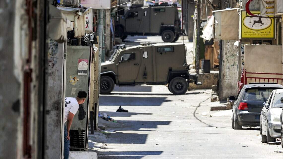 Soldados israelíes protegen a los colonos durante los ataques contra palestinos, según la ONU