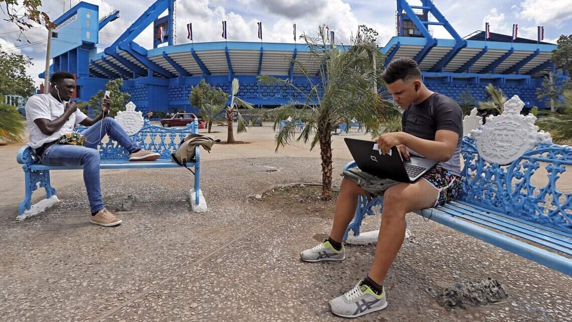 No te lo pierdas: Embajada sorprende con evento único de visas y becas a cubanos