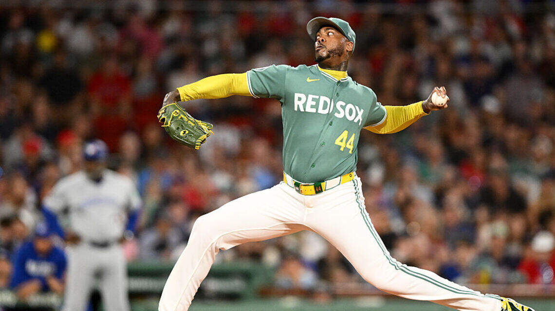 El Misil Cubano sigue haciendo historia: supera a Dennis Eckersley en lista de rescates en Grandes Ligas