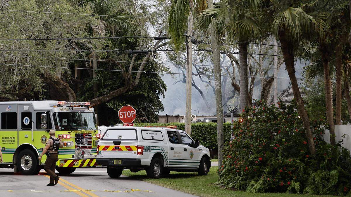 Los bomberos de Miami-Dade combatieron un incendio la madrugada del jueves en una vivienda que se cree pertenece al entrenador del Miami Heat, Erik Spoelstra, cerca de Ponce de Leon y Davis, en el sur de Miami-Dade.