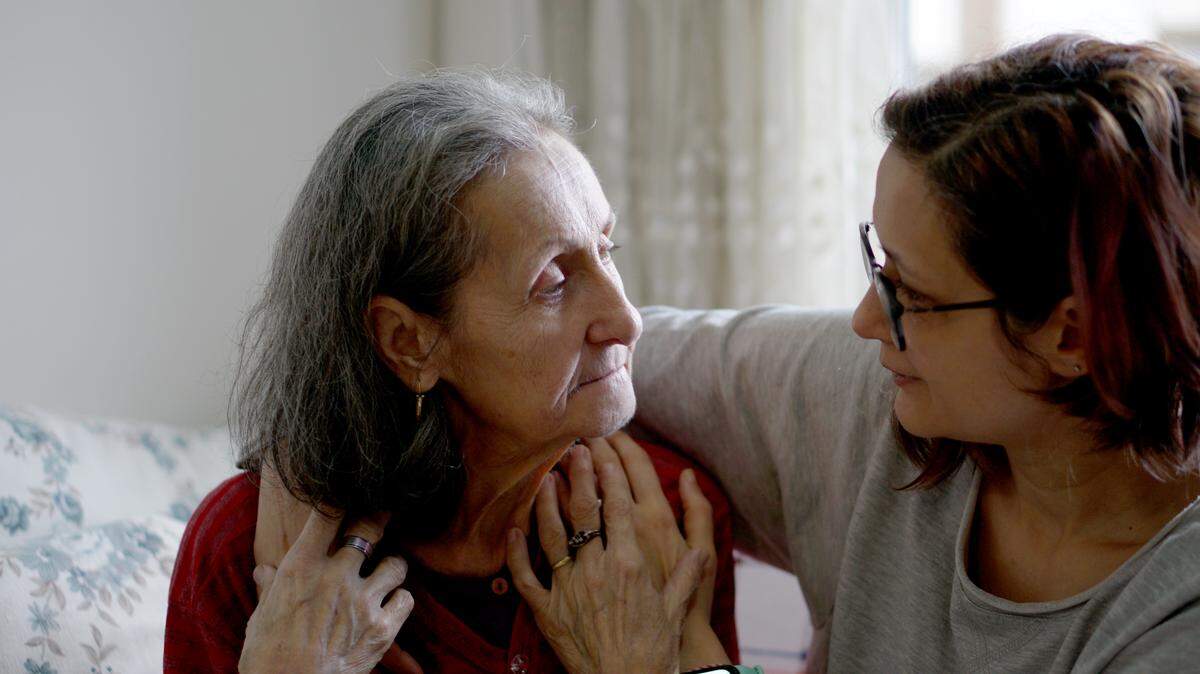 Los cuidadores con sobrecarga o “burnout” tienen mayores problemas de salud como diabetes mellitus e hipertensión arterial, además de una alta prevalencia de síntomas de ansiedad.