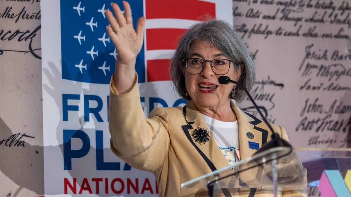 La alcaldesa de Miami-Dade, Daniella Levine Cava, planea presentar su propuesta de presupuesto para 2027 el 15 de julio de 2026. Recientemente declaró que el plan no incluirá recortes en las subvenciones a organizaciones benéficas ni aumentos en las tarifas de transporte público.